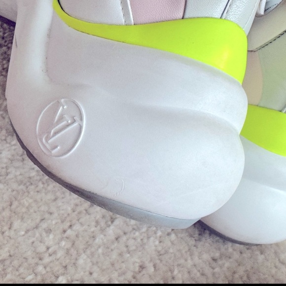 LOUIS VUITTON WOMEN'S LV ARCHLIGHT SNEAKER PINK SIZE 40 AUTHENTIC - Picture 4 of 5